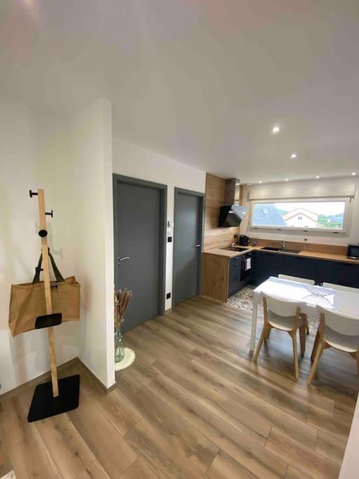 Appartement Climatise Charmes  Exteriér fotografie