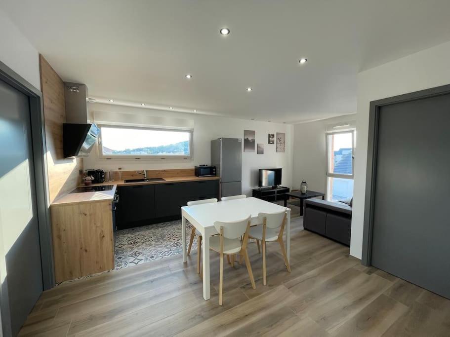 Appartement Climatise Charmes  Exteriér fotografie