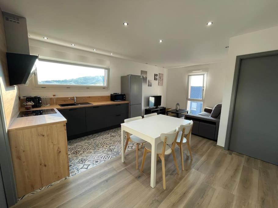 Appartement Climatise Charmes  Exteriér fotografie