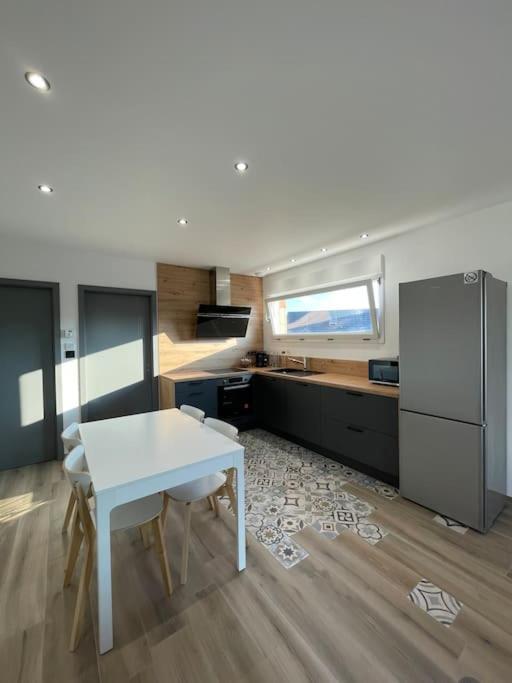 Appartement Climatise Charmes  Exteriér fotografie