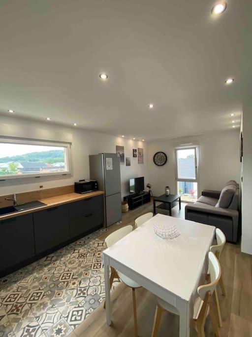 Appartement Climatise Charmes  Exteriér fotografie