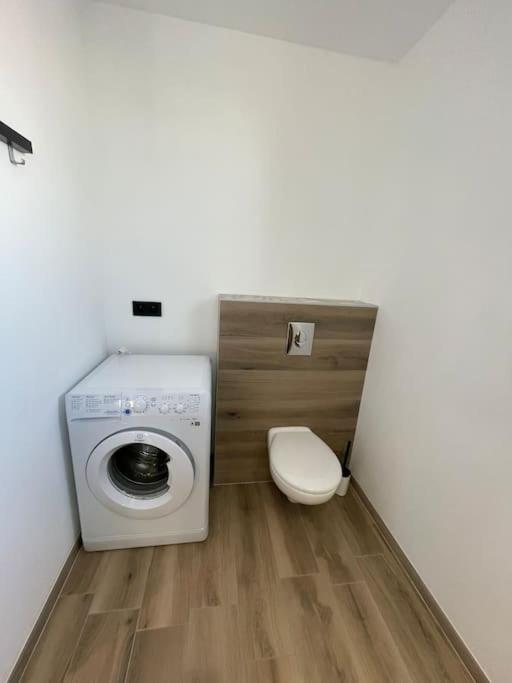 Appartement Climatise Charmes  Exteriér fotografie