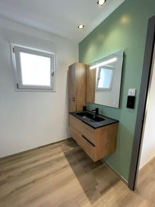 Appartement Climatise Charmes  Exteriér fotografie